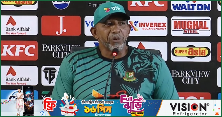 মুস্তাফিজ-তাসকিনকে মিস করেছেন সিমন্স